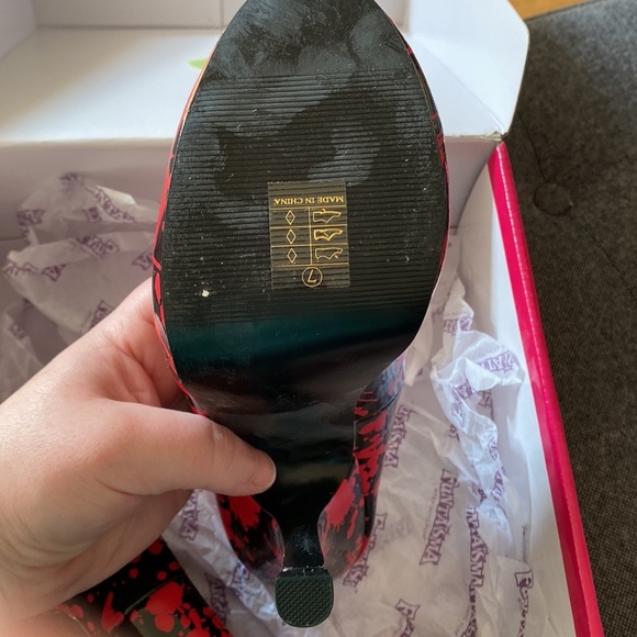 Funtasma Bloodspatter Pumps - Picture 4 of 8